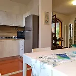 R27 - Graziosa Con Giardino E Posto Auto דירה
