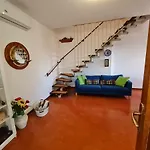 R27 - Graziosa Con Giardino E Posto Auto *