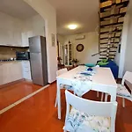 R27 - Graziosa Con Giardino E Posto Auto דירה