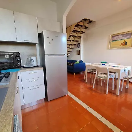R27 Graziosa Con Giardino E Posto Auto *