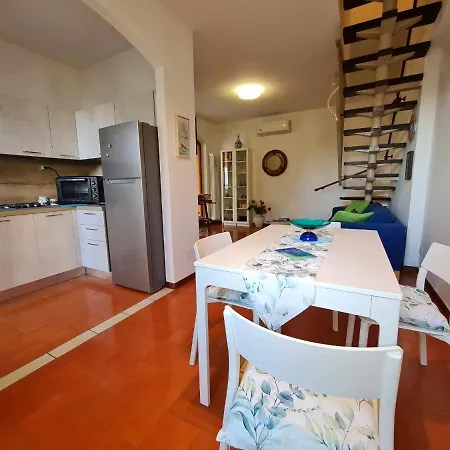 R27 - Graziosa Con Giardino E Posto Auto Daire