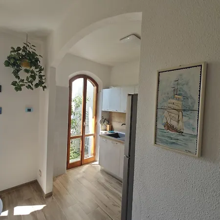 R27 - Graziosa Con Giardino E Posto Auto
