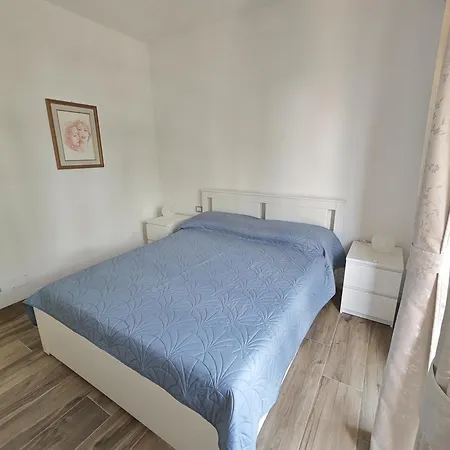 R27 - Graziosa Con Giardino E Posto Auto Numana